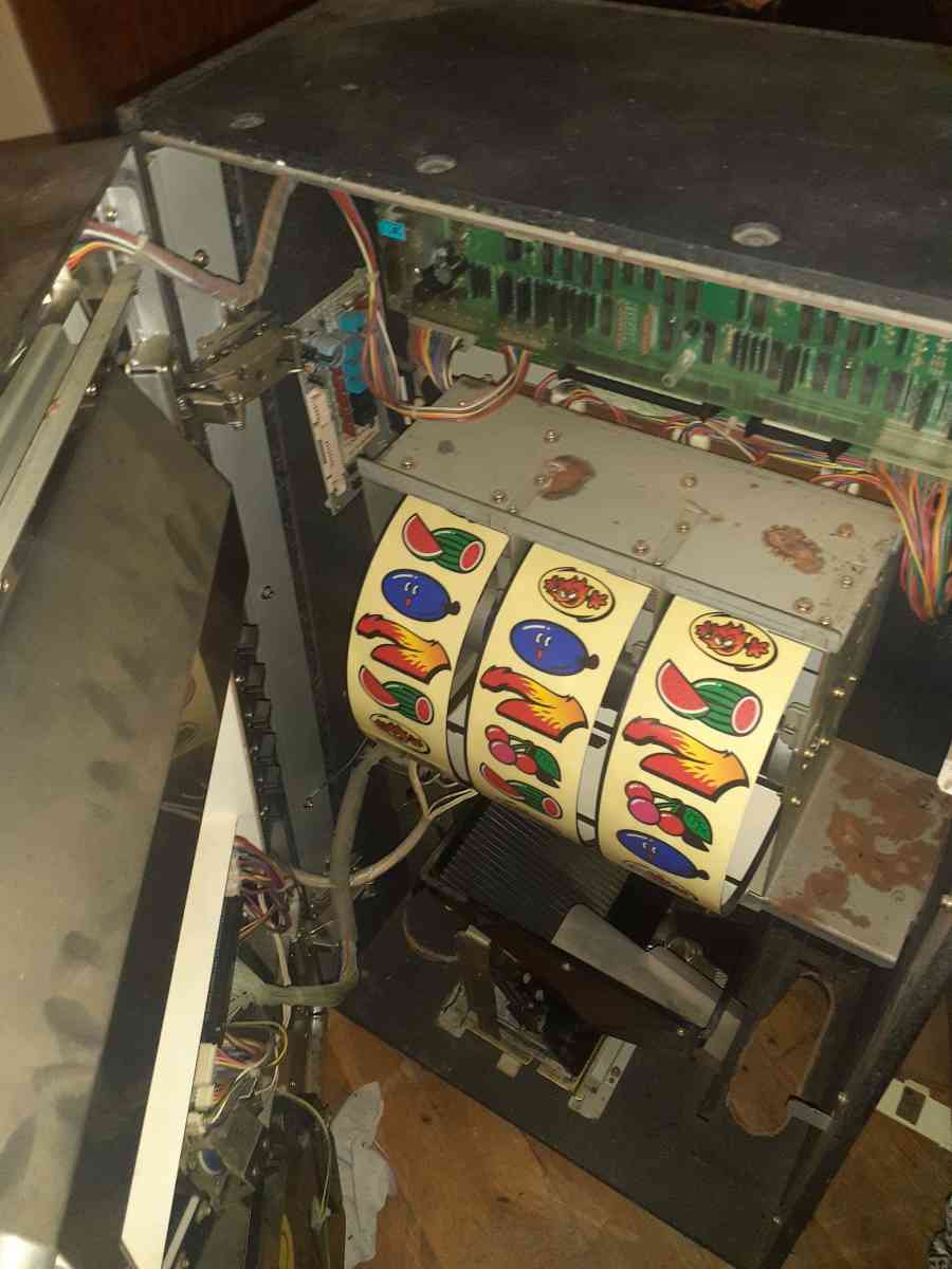 Slot Machine - Detroit, Michigan - FleaMarketBay