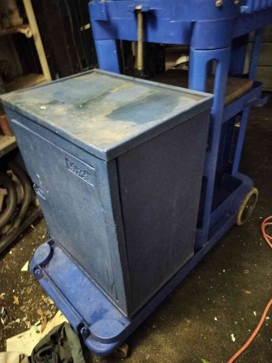 Continental cleaning cart - Inverness, Florida - FleaMarketBay