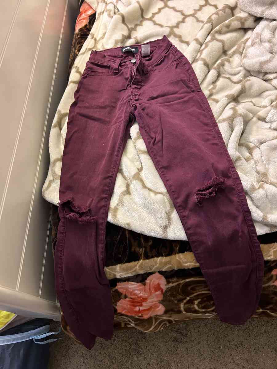 ripped jeans - Aurora, Colorado