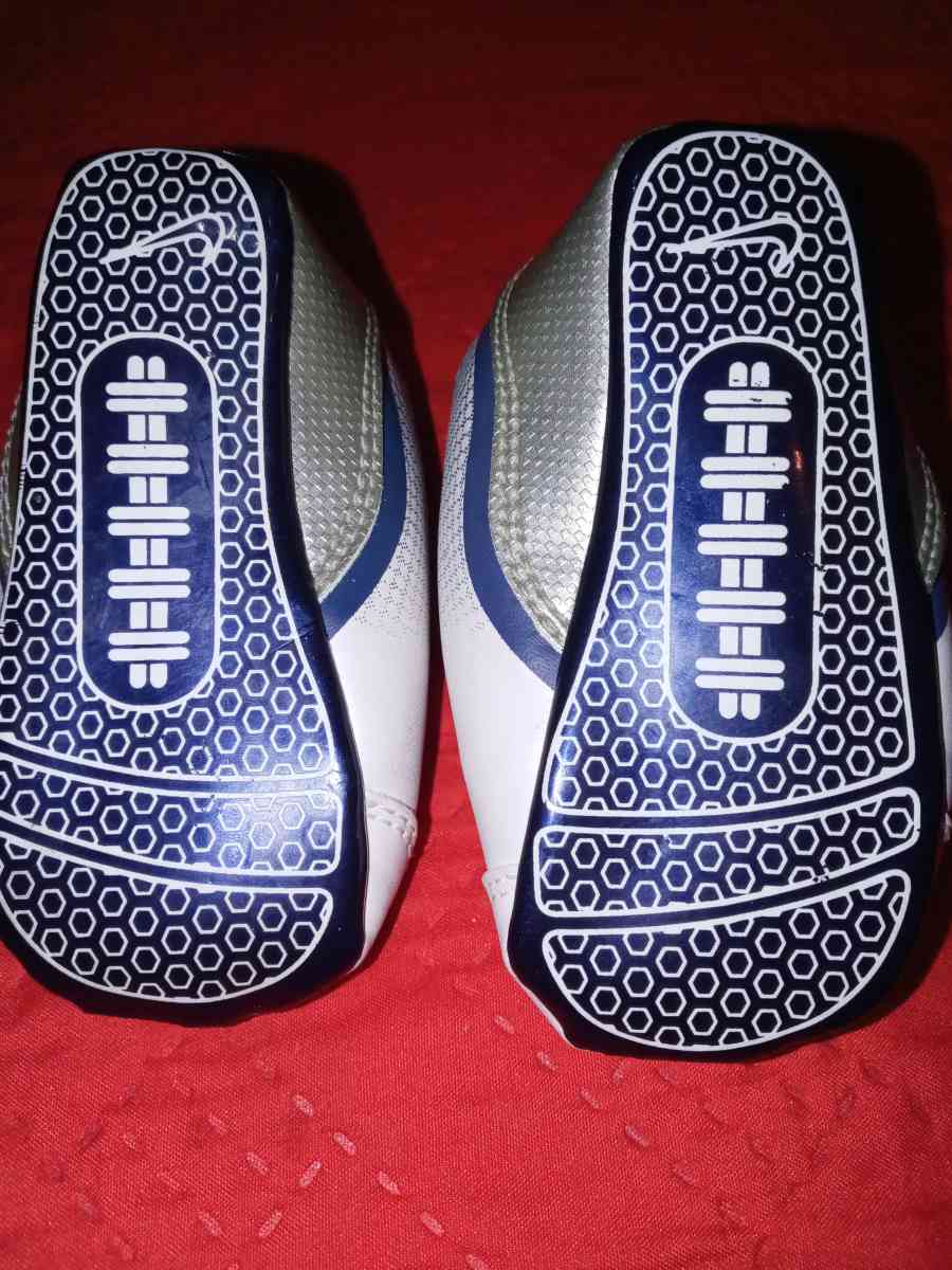 baby infant Nike booties size 2c - Davenport, Florida - FleaMarketBay