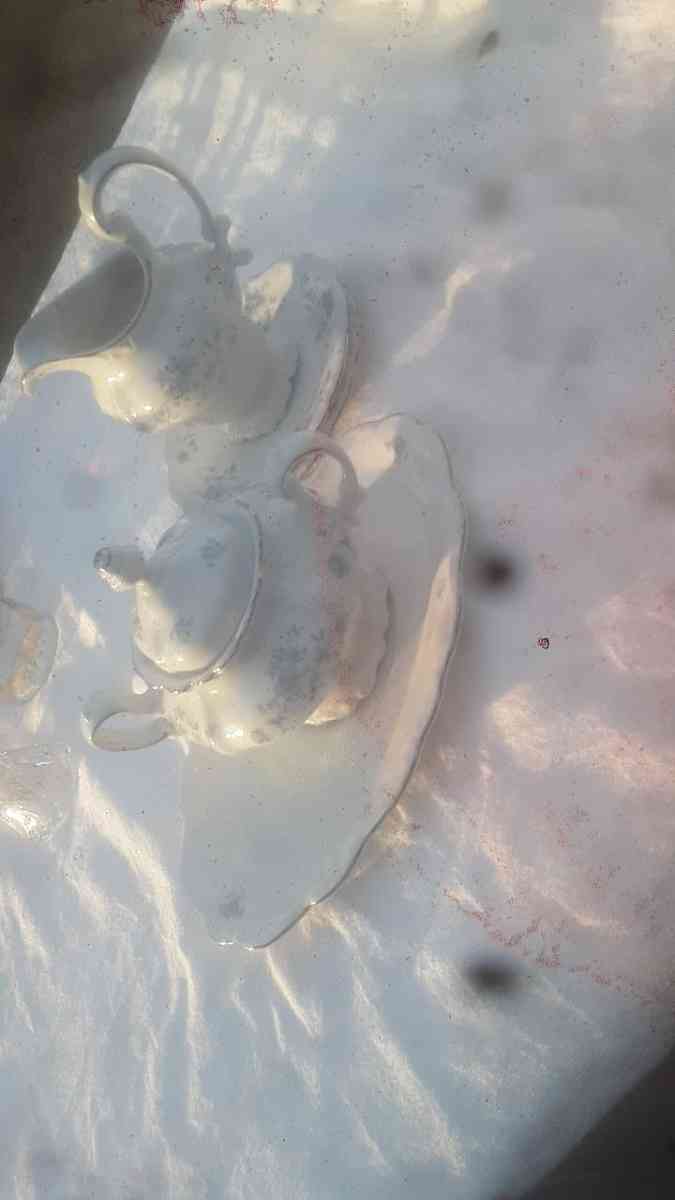 antique teapot and cup set - Fayetteville, North Carolina - FleaMarketBay