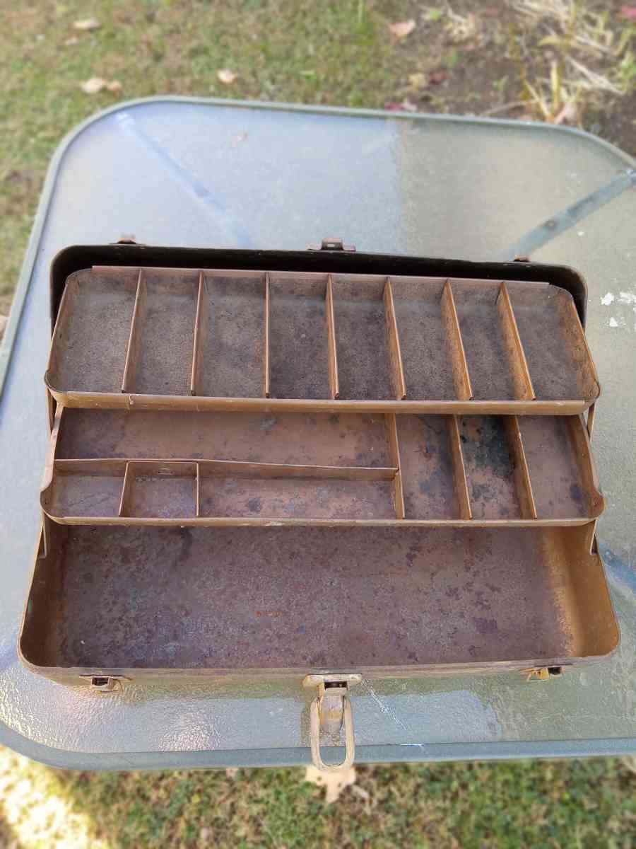 antique metal fishing tackle box - New Albany, Indiana - FleaMarketBay