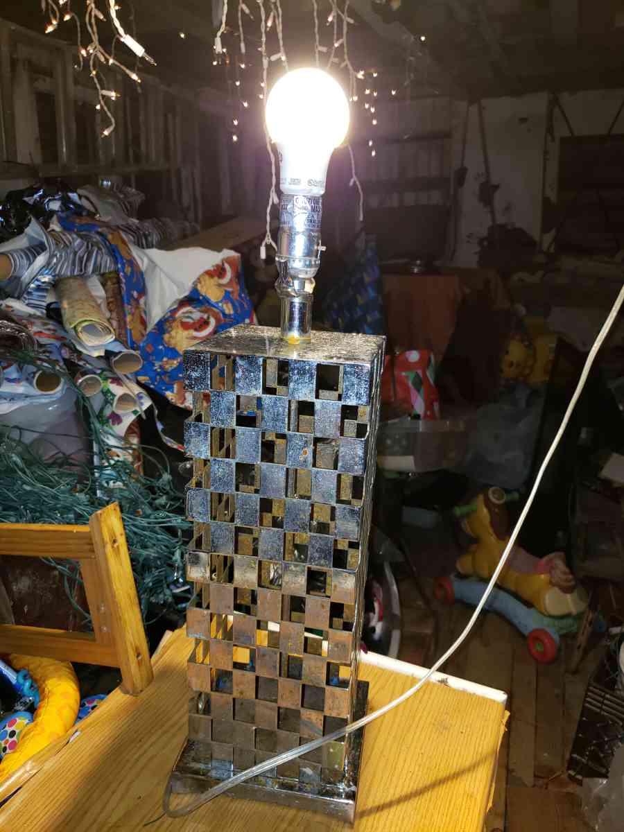 vintage lamp - Rayne, Louisiana - FleaMarketBay