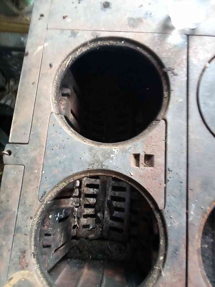 royal wood burning cook stove - Bedford, Kentucky - FleaMarketBay