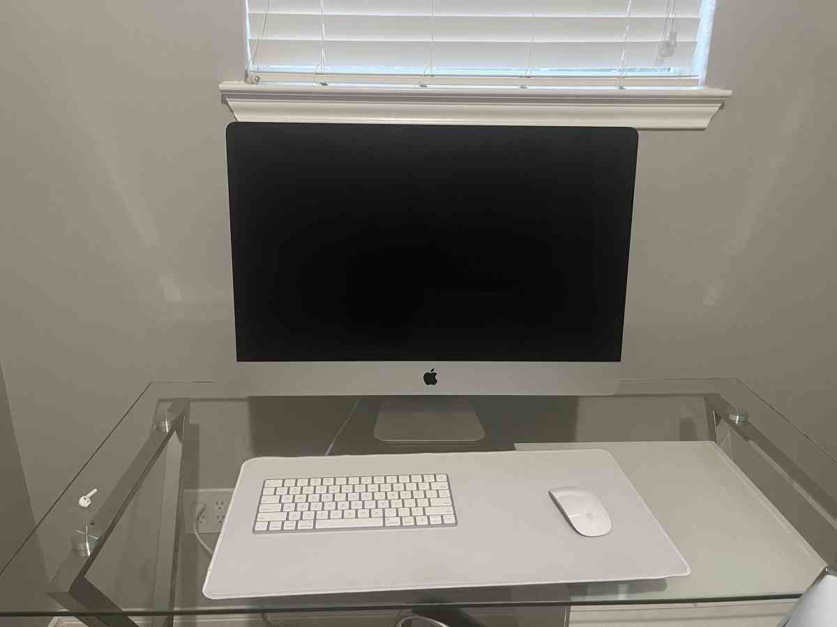 Apple iMac Desktop Compute sonoma 4K with mouse and keyboard - Cypress, Texas