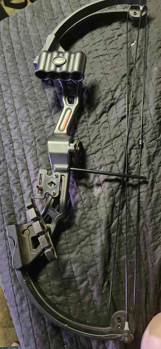 bear bow for youth no arrows though - Boiling Springs, North Carolina - FleaMarketBay