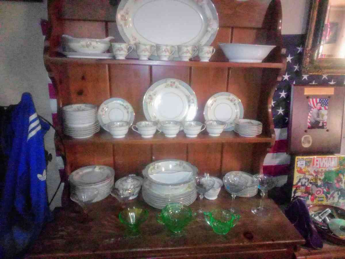 China Noritake pre 1951 service for 8 China cabinet included - Panama City, Florida - FleaMarketBay