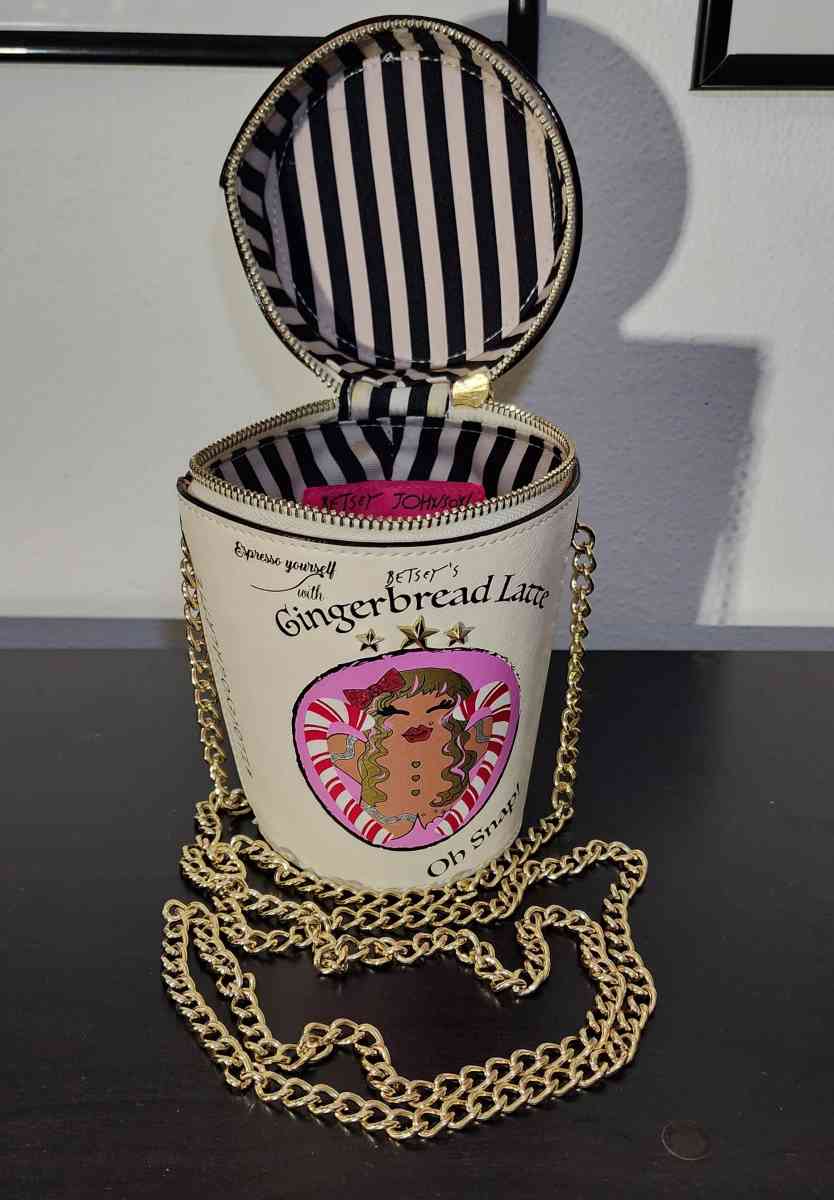 Betsey Johnson gingerbread latte purse - Los Angeles, California - FleaMarketBay