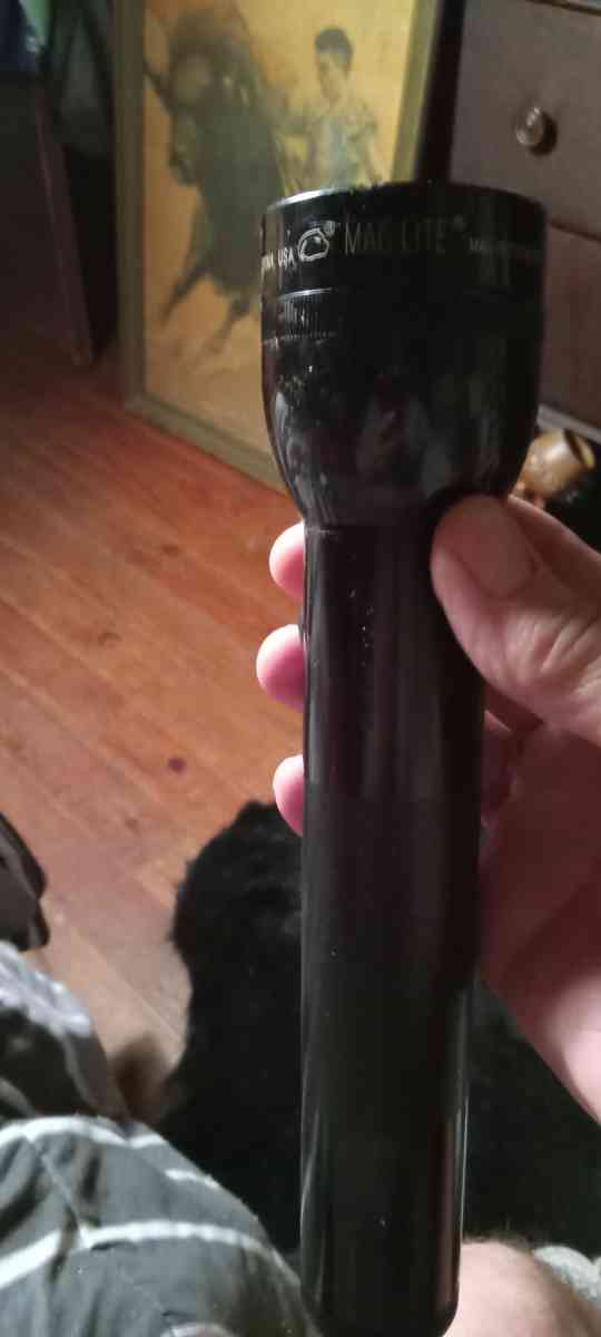 10 inch Maglite - New Albany, Indiana - FleaMarketBay