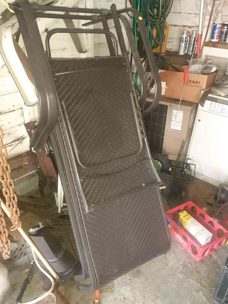 Lawn Chairs - Detroit, Michigan - FleaMarketBay