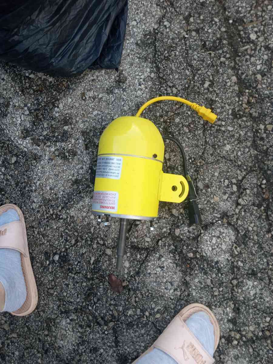 blow up mattress heaters display case TV stand - Bonner Springs, Kansas - FleaMarketBay