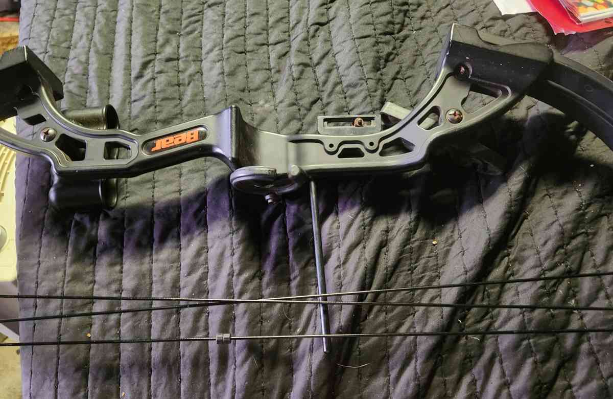 bear bow for youth no arrows though - Boiling Springs, North Carolina - FleaMarketBay