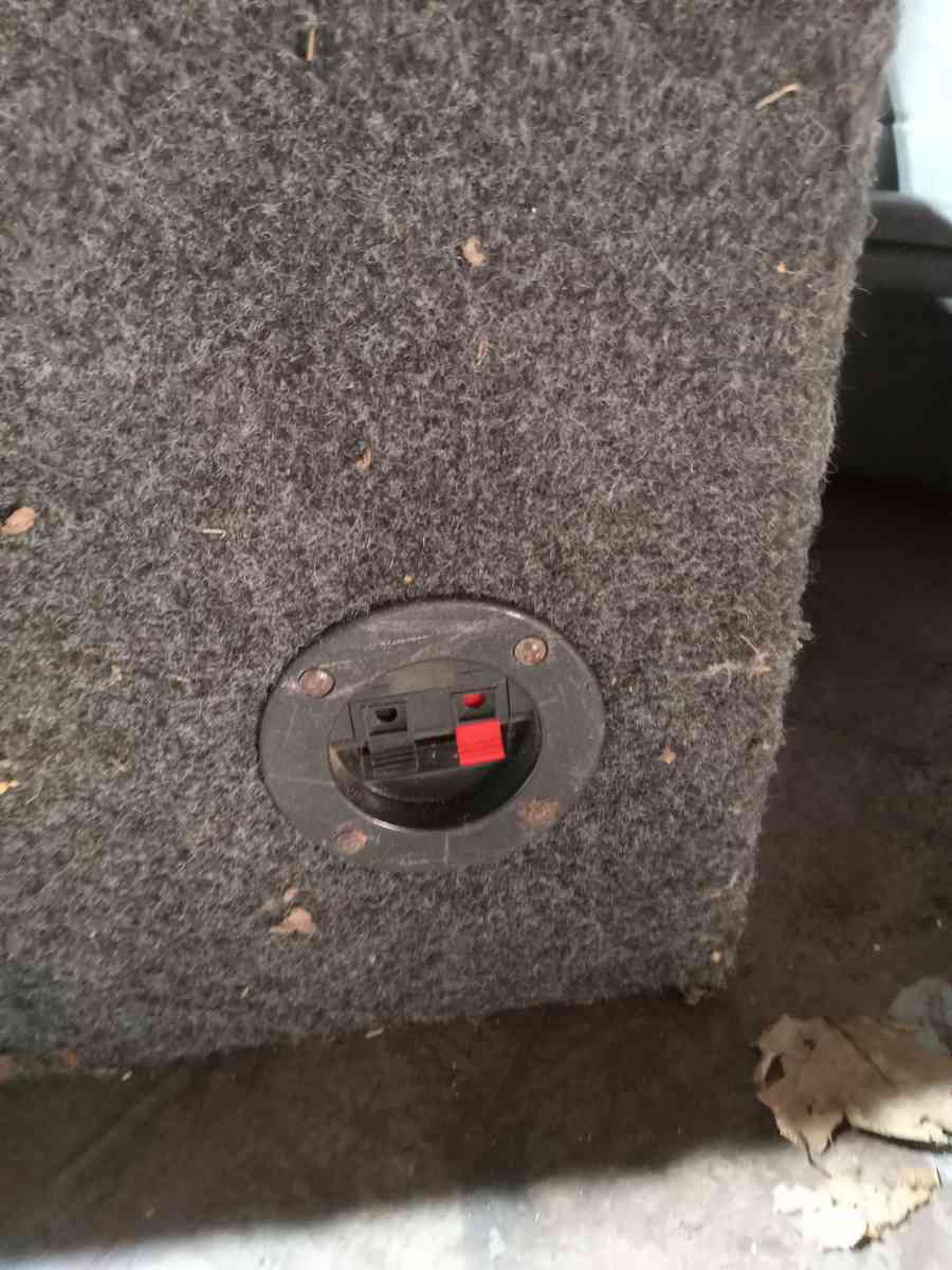 speaker box for 10 inch subs - New Albany, Indiana - FleaMarketBay