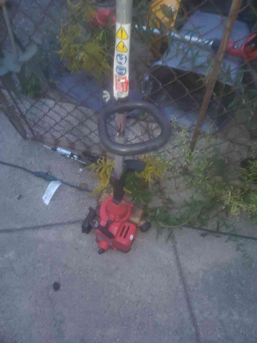 Gas Powered Weed Wacker - Detroit, Michigan - FleaMarketBay