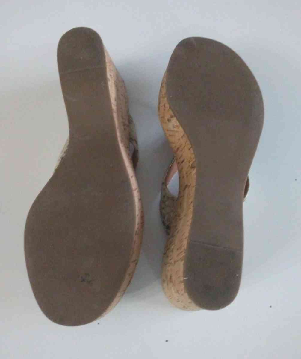 womens size 9 - Brooksville, Florida - FleaMarketBay