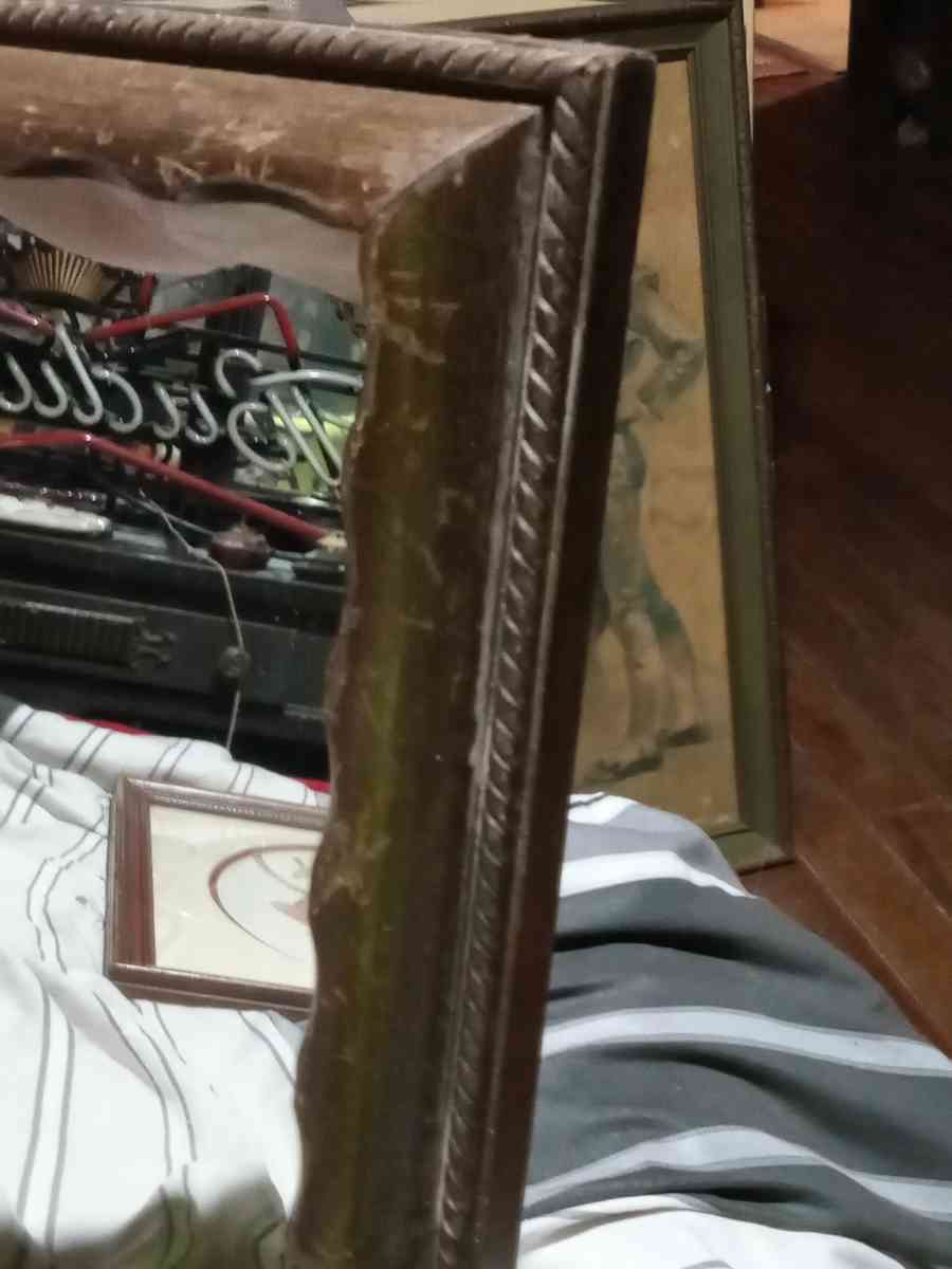 wood mirror ornate detailing - New Albany, Indiana