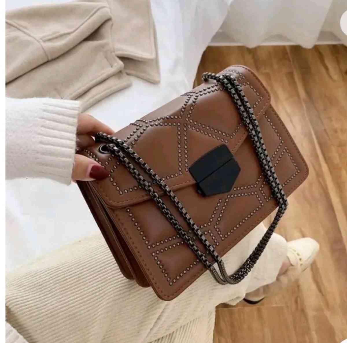 Lady chain PU leather handshoulder bags - Willingboro, New Jersey - FleaMarketBay