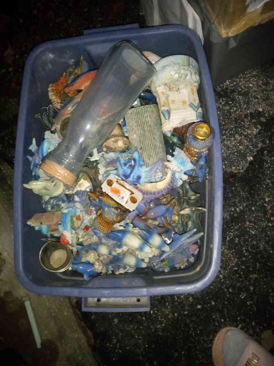 decorations ceramic dolphins - Bonner Springs, Kansas