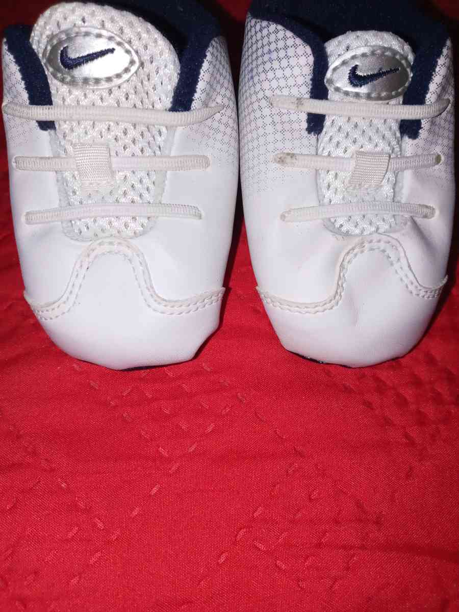 baby infant Nike booties size 2c - Davenport, Florida - FleaMarketBay