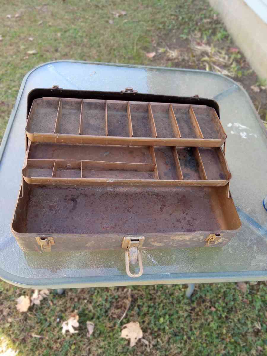 antique metal fishing tackle box - New Albany, Indiana - FleaMarketBay