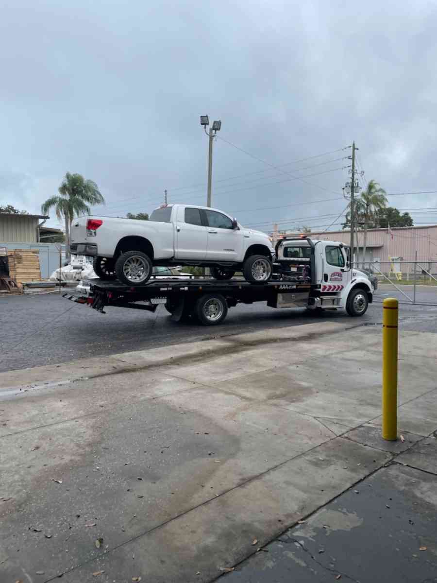 08 toyota tundra needs transmission - Clearwater, Florida - FleaMarketBay