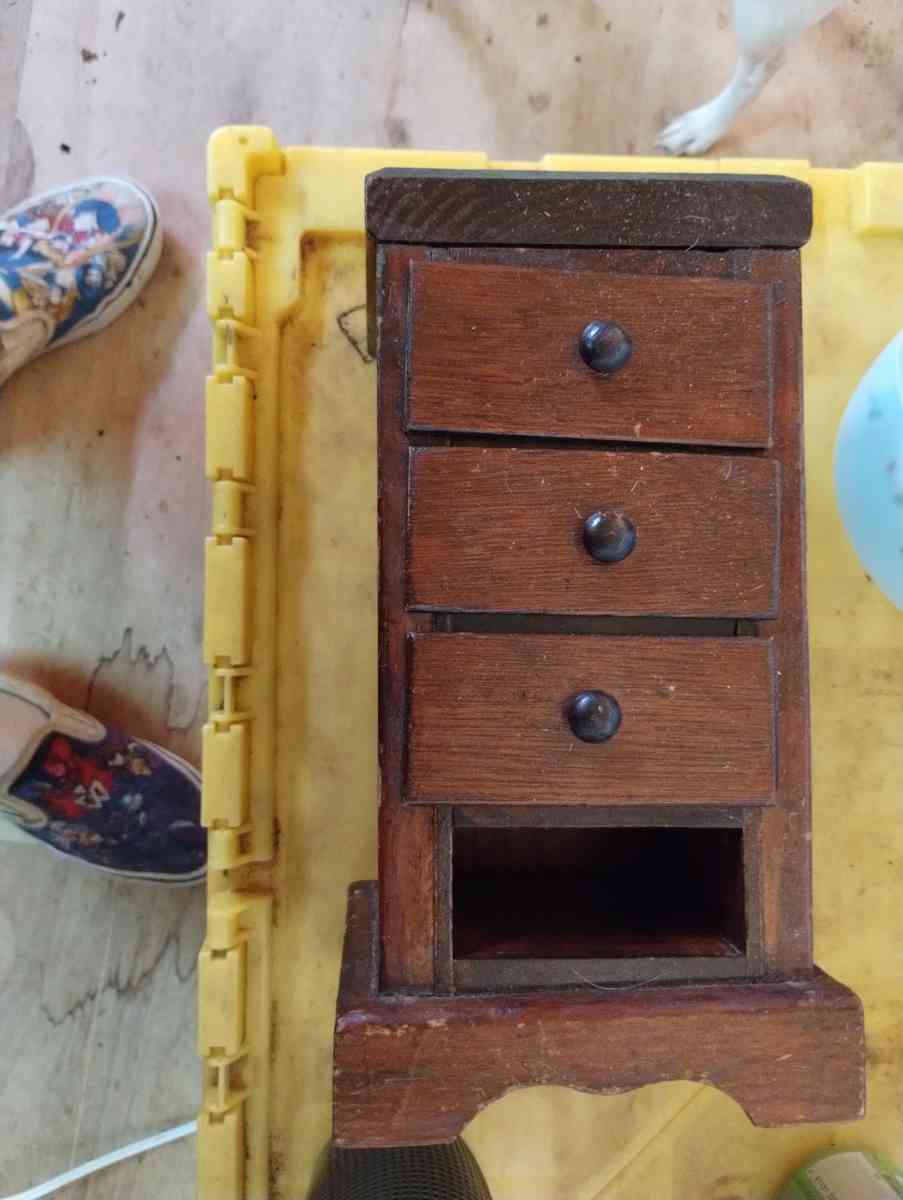 jewelry box - Vinemont, Alabama