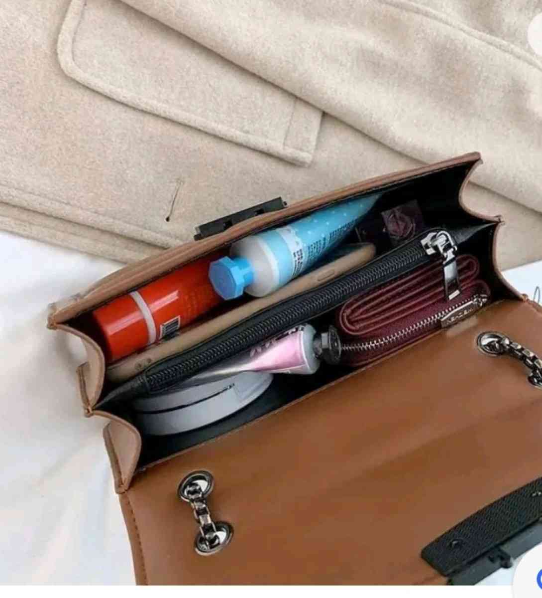 Lady chain PU leather handshoulder bags - Willingboro, New Jersey - FleaMarketBay