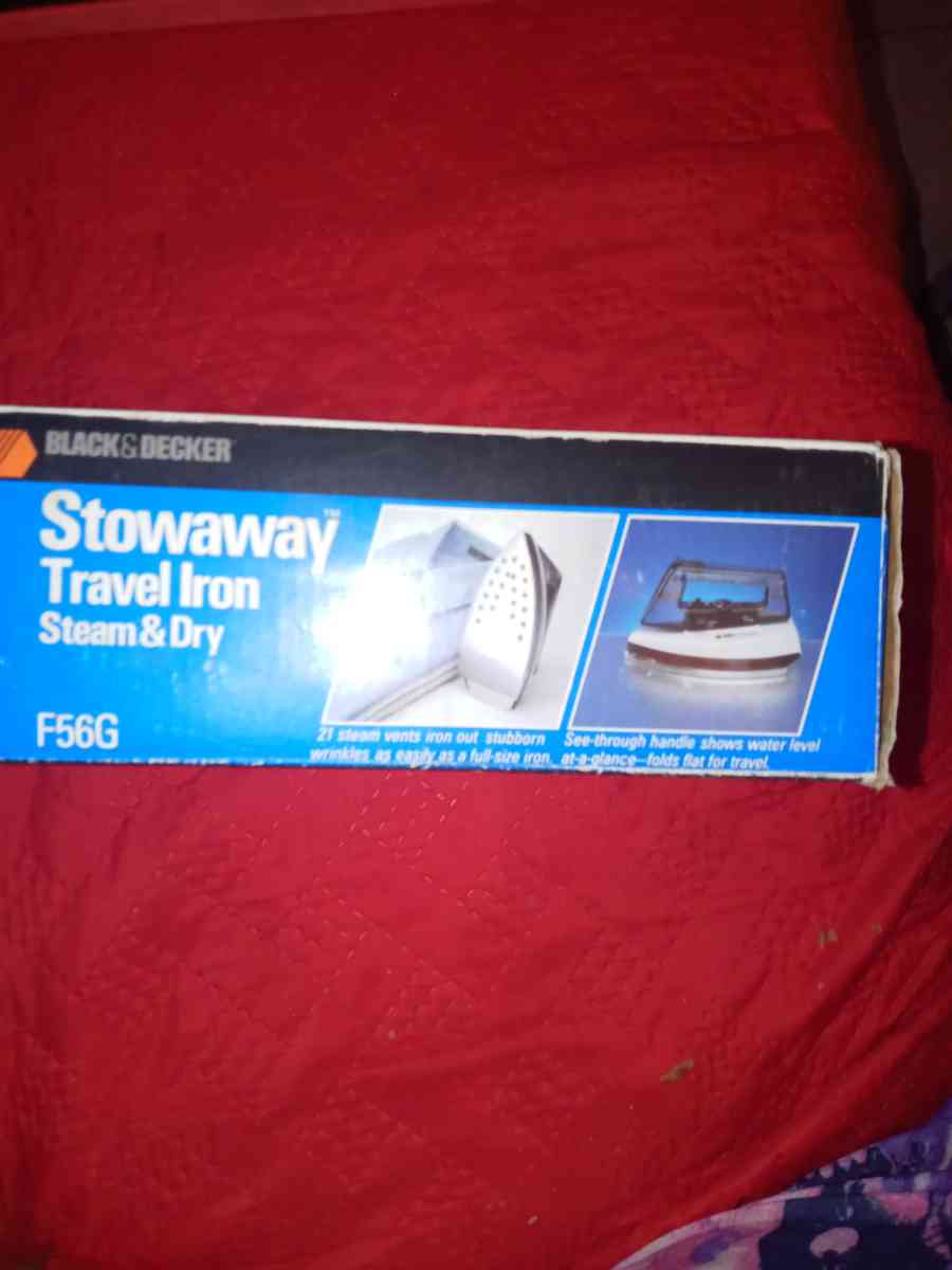 vintage 1988 Black and Decker travel iron - Davenport, Florida - FleaMarketBay