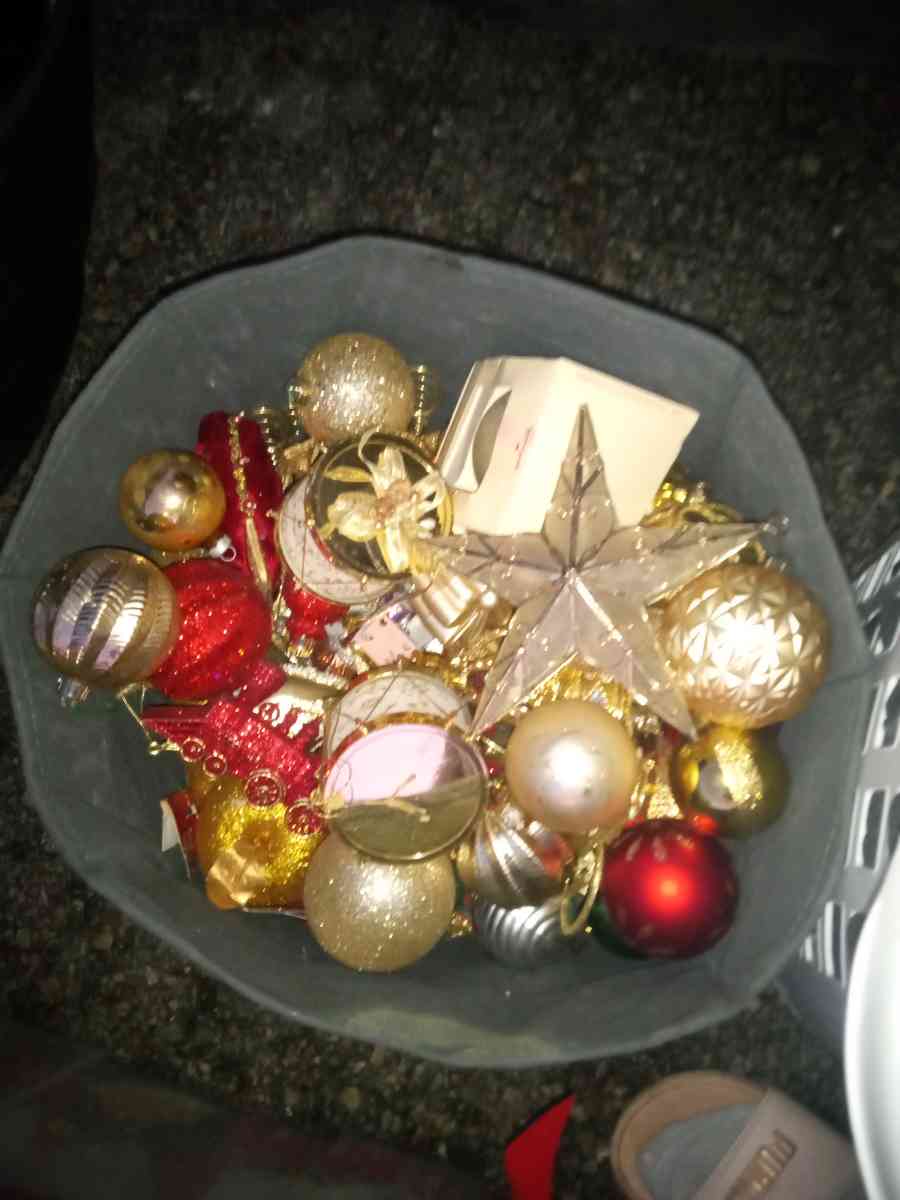 decorations ceramic dolphins - Bonner Springs, Kansas - FleaMarketBay