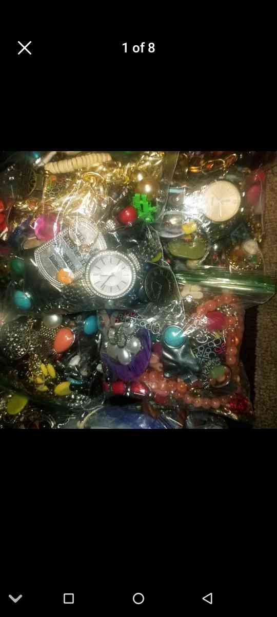 bulk new and broken jewelry and charms - New Port Richey, Florida - FleaMarketBay