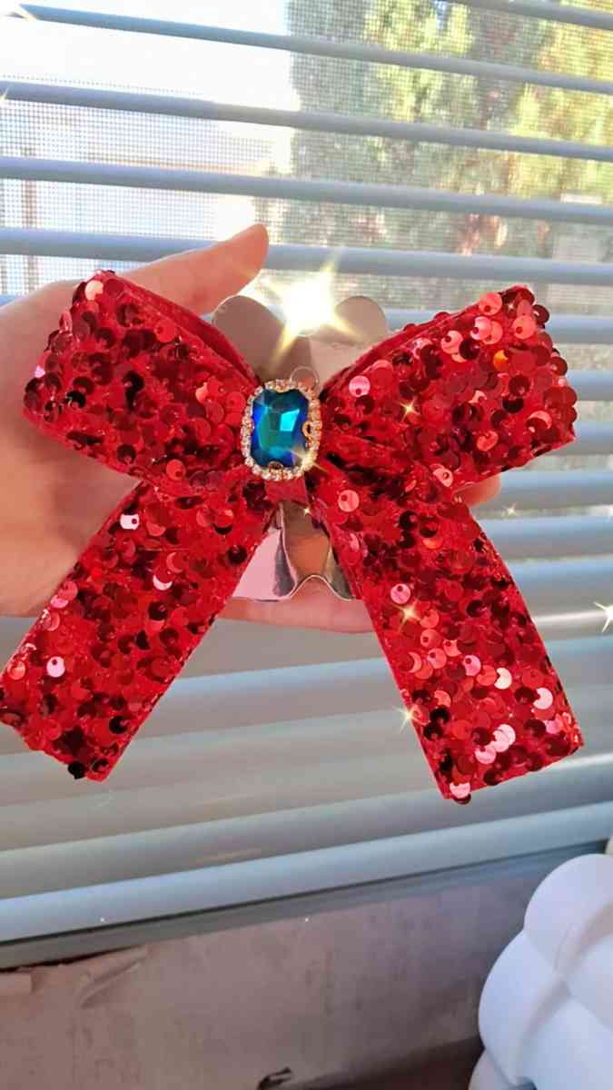 Medium Bows - Yuma, Arizona - FleaMarketBay
