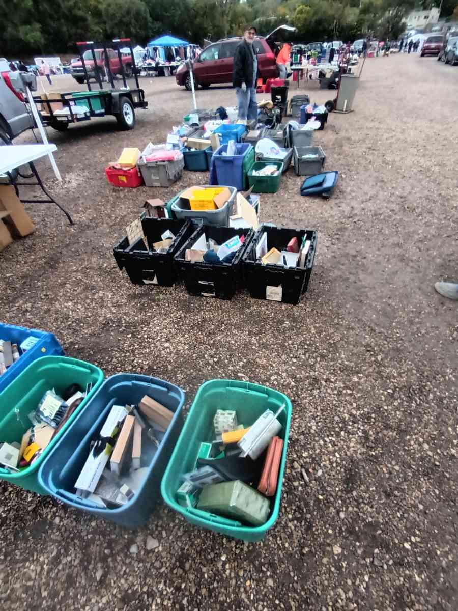 tools electronics house items heaters speakers clothes tote - Bonner Springs, Kansas