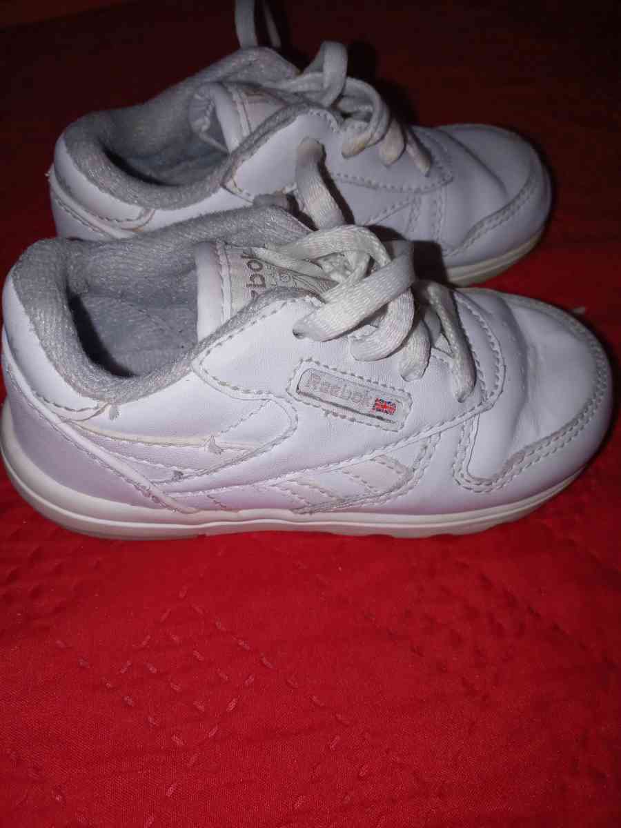 Reebok shoes toddler size six and a half - Davenport, Florida