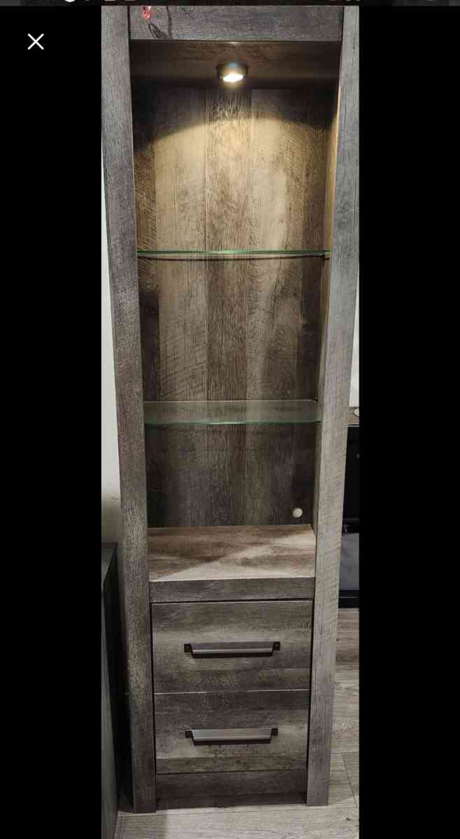 2 dray smokewood glass lighted stands - Bell Gardens, California - FleaMarketBay