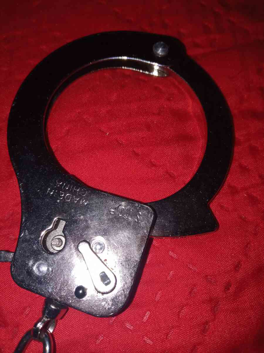 stainless steel handcuffs - Davenport, Florida - FleaMarketBay