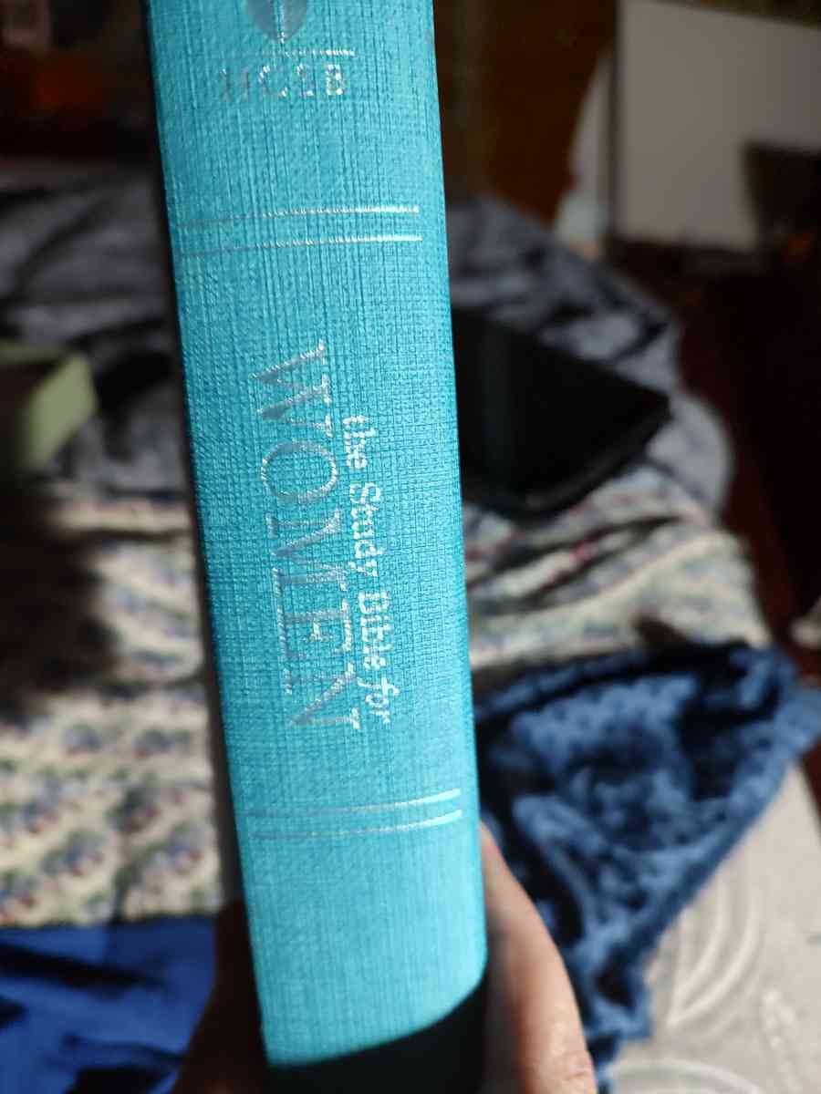 Study Bible For Women - Grovetown, Georgia - FleaMarketBay