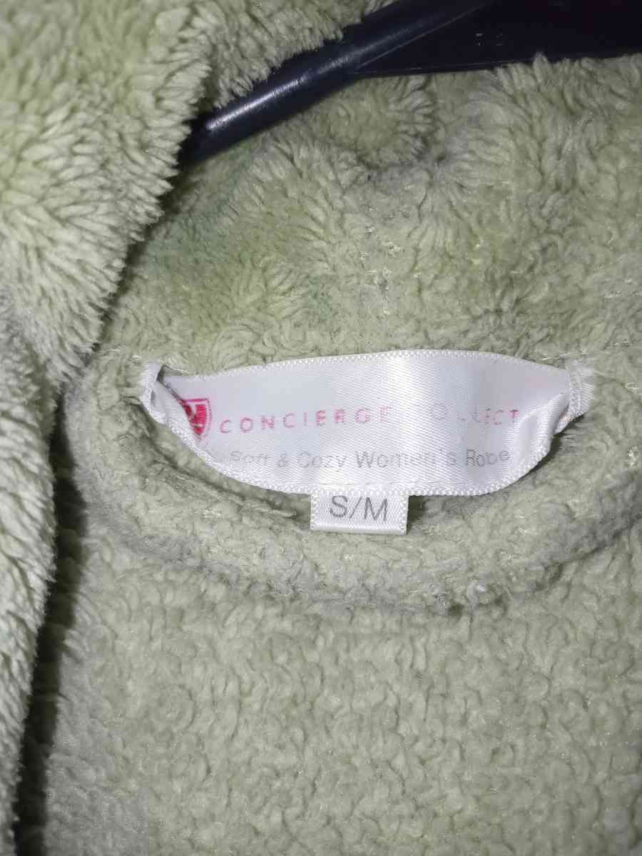 small medium robes white is Laura Ashley Greene is concierge - Davenport, Florida