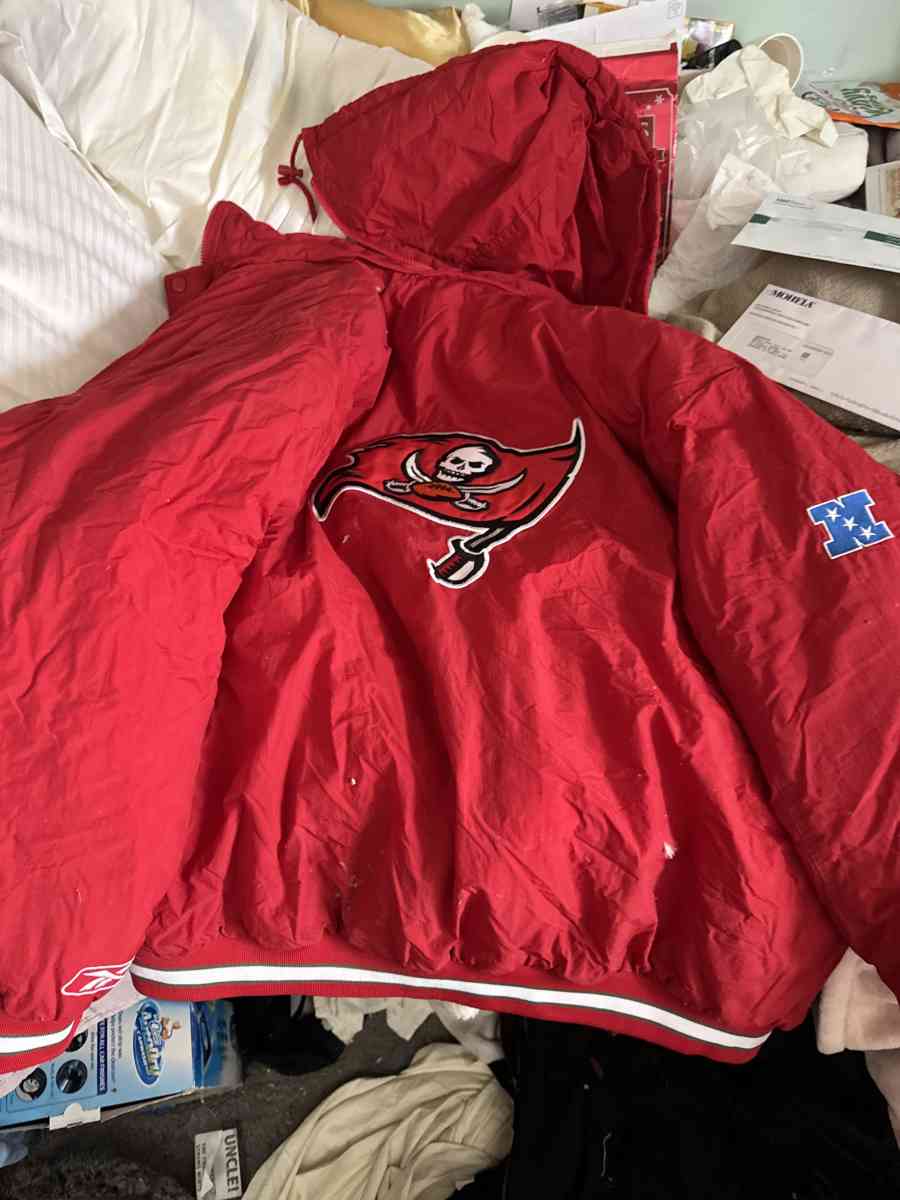 Buccaneers Wright winter jacket jack sport - Bethel, Connecticut - FleaMarketBay