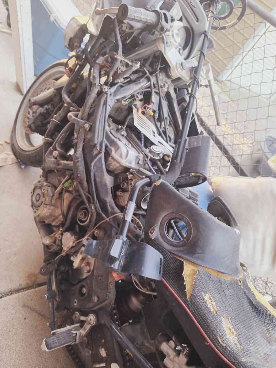 2004 Honda cbr project bike - Bullhead City, Arizona - FleaMarketBay