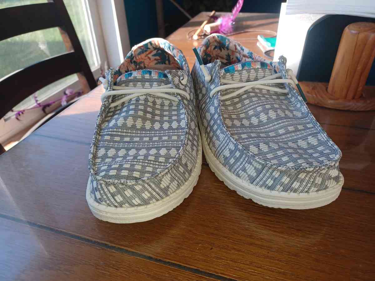 shoes - Columbia, Pennsylvania - FleaMarketBay