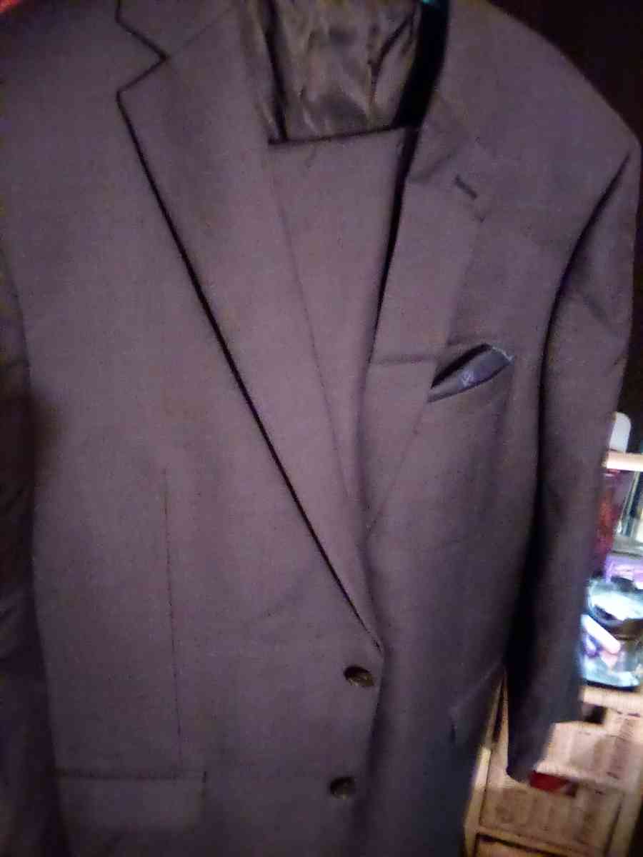 suits - Carson City, Nevada - FleaMarketBay