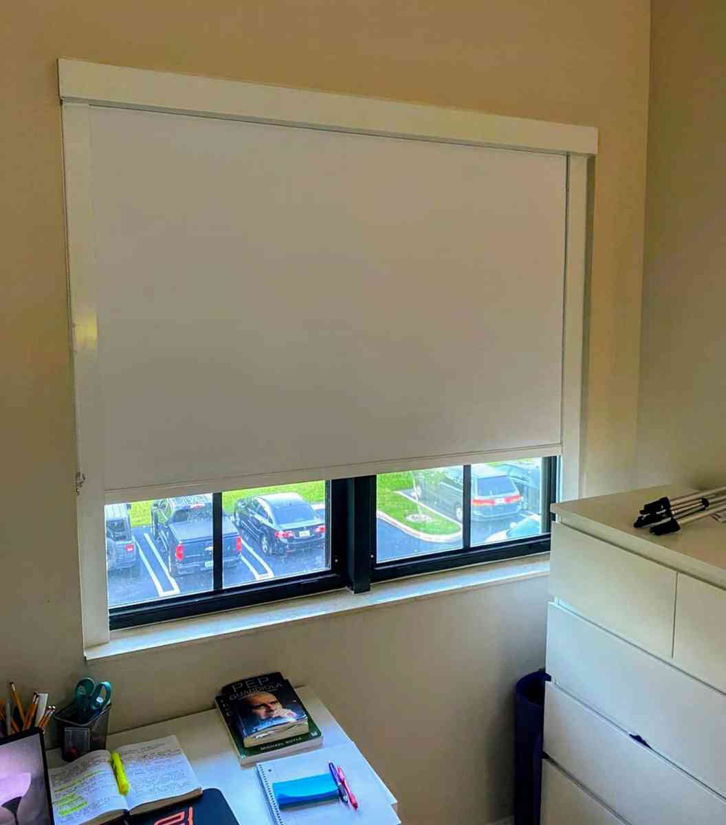 roller shades blackout o screen a la medida - Miami, Florida - FleaMarketBay