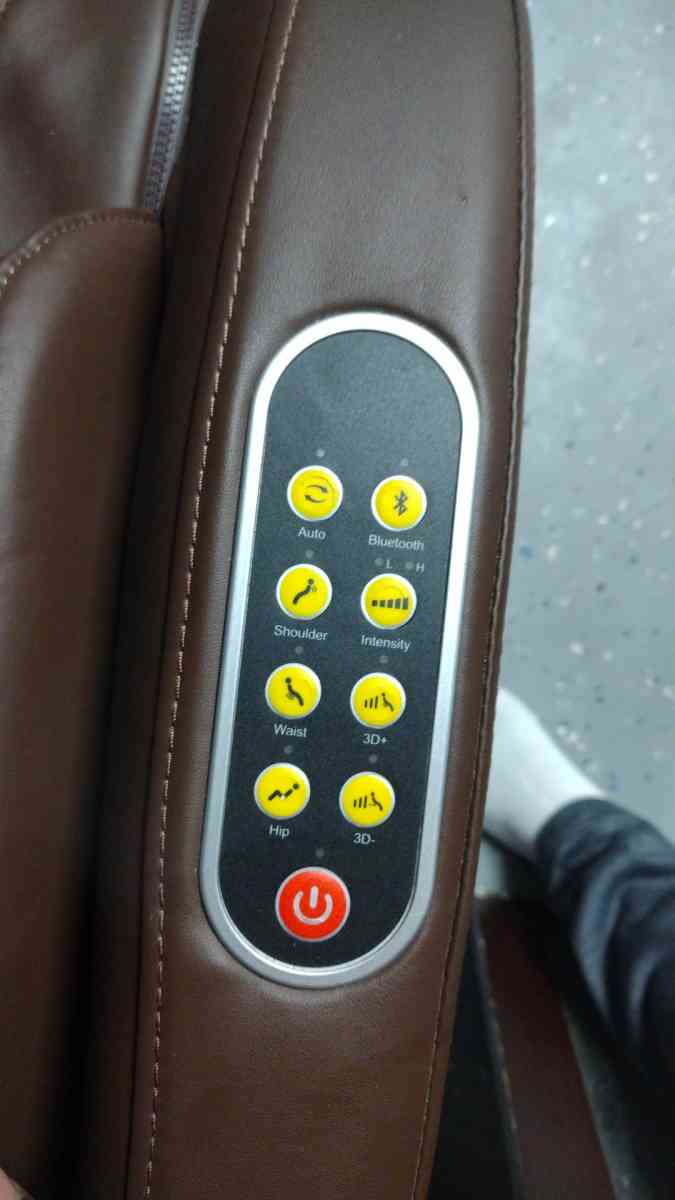 massage chair - Saint Louis, Missouri - FleaMarketBay