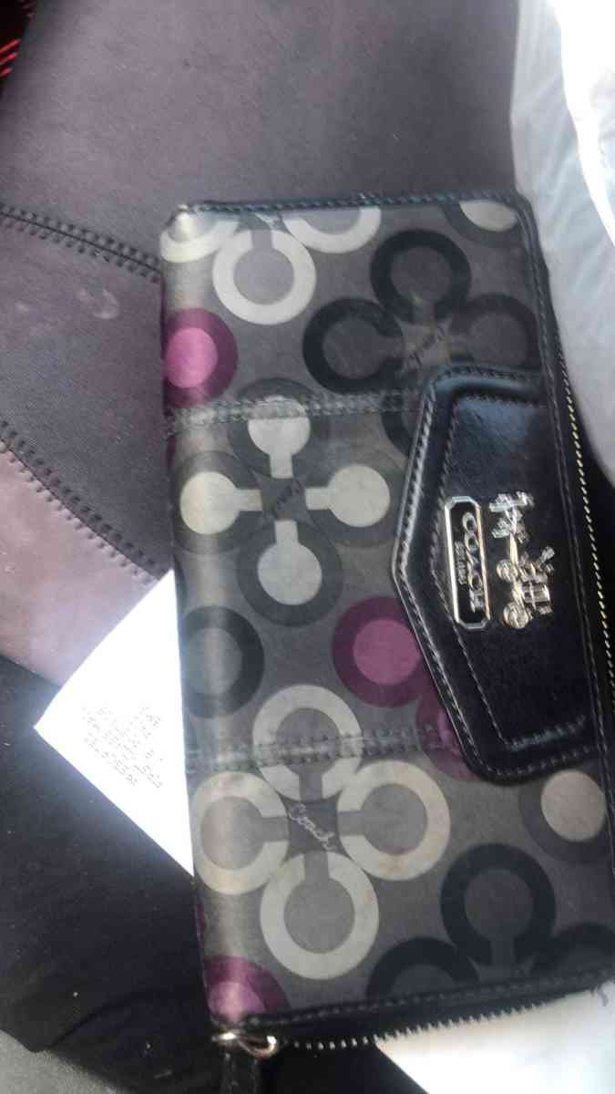 womans original wallet