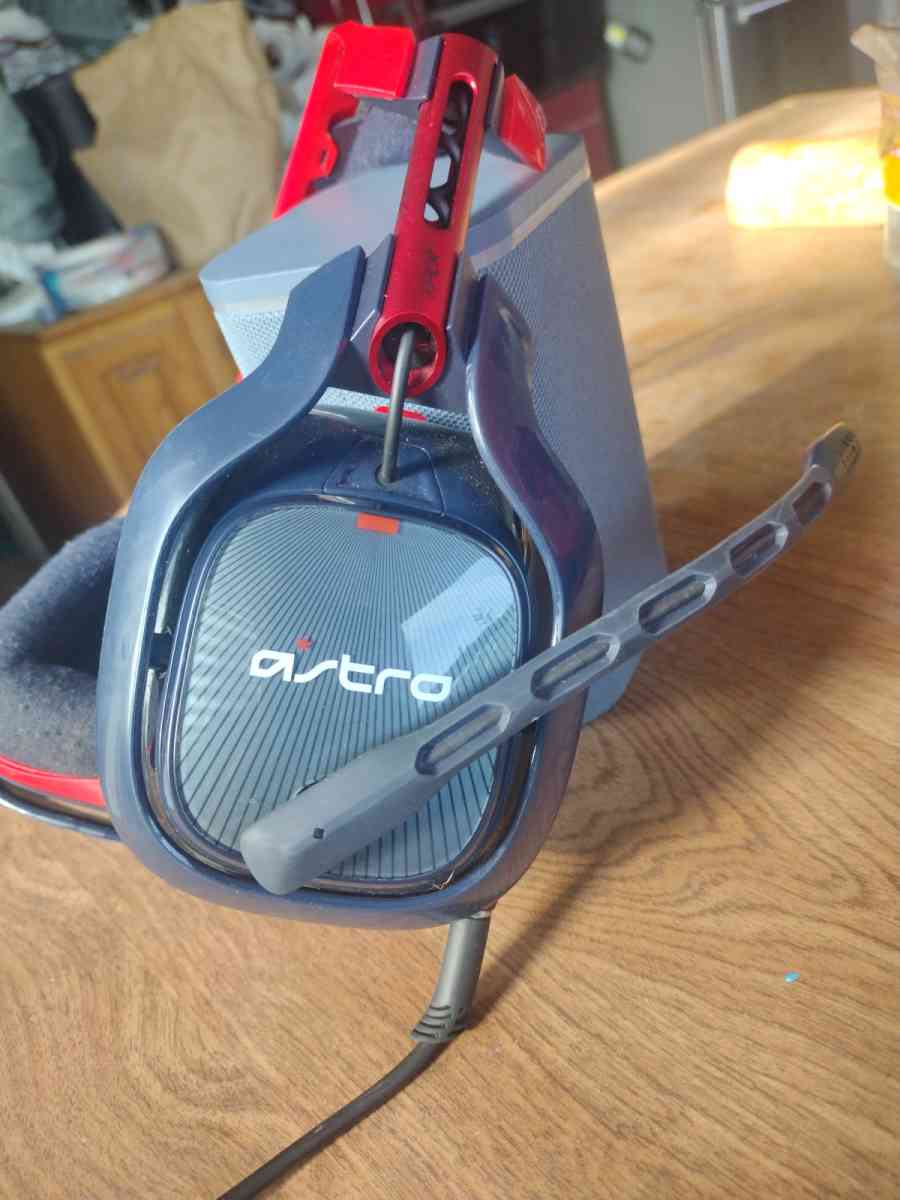 Astro E40 tournament series headset for gamingstudio use - Rancho Cordova, California - FleaMarketBay