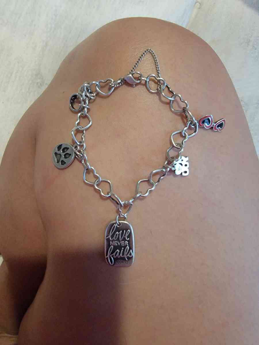 james avery trade for a unlocked iPhone - Aransas Pass, Texas - FleaMarketBay