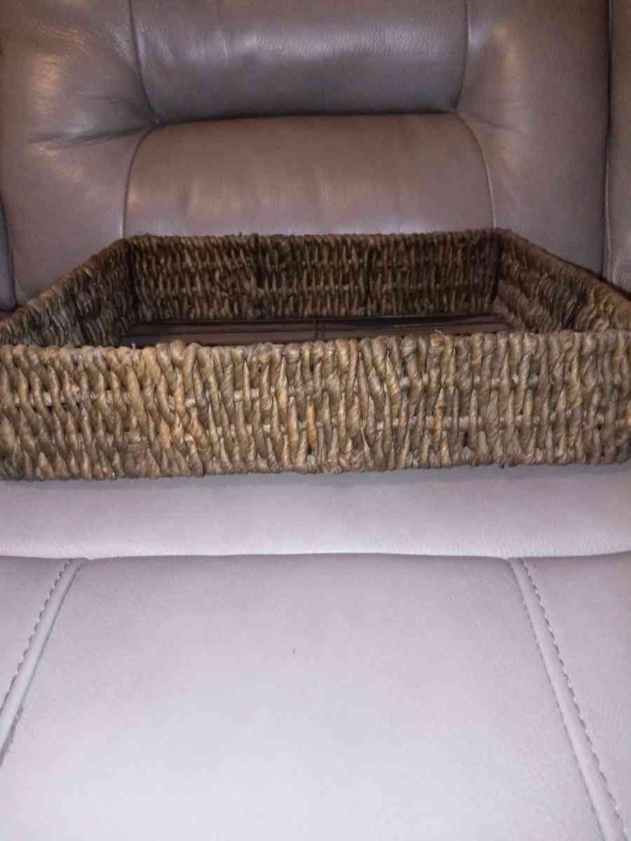 wicker baskets two kinds - Davenport, Florida - FleaMarketBay