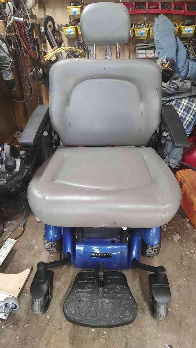 Golden Compass Scooter - Brooksville, Kentucky