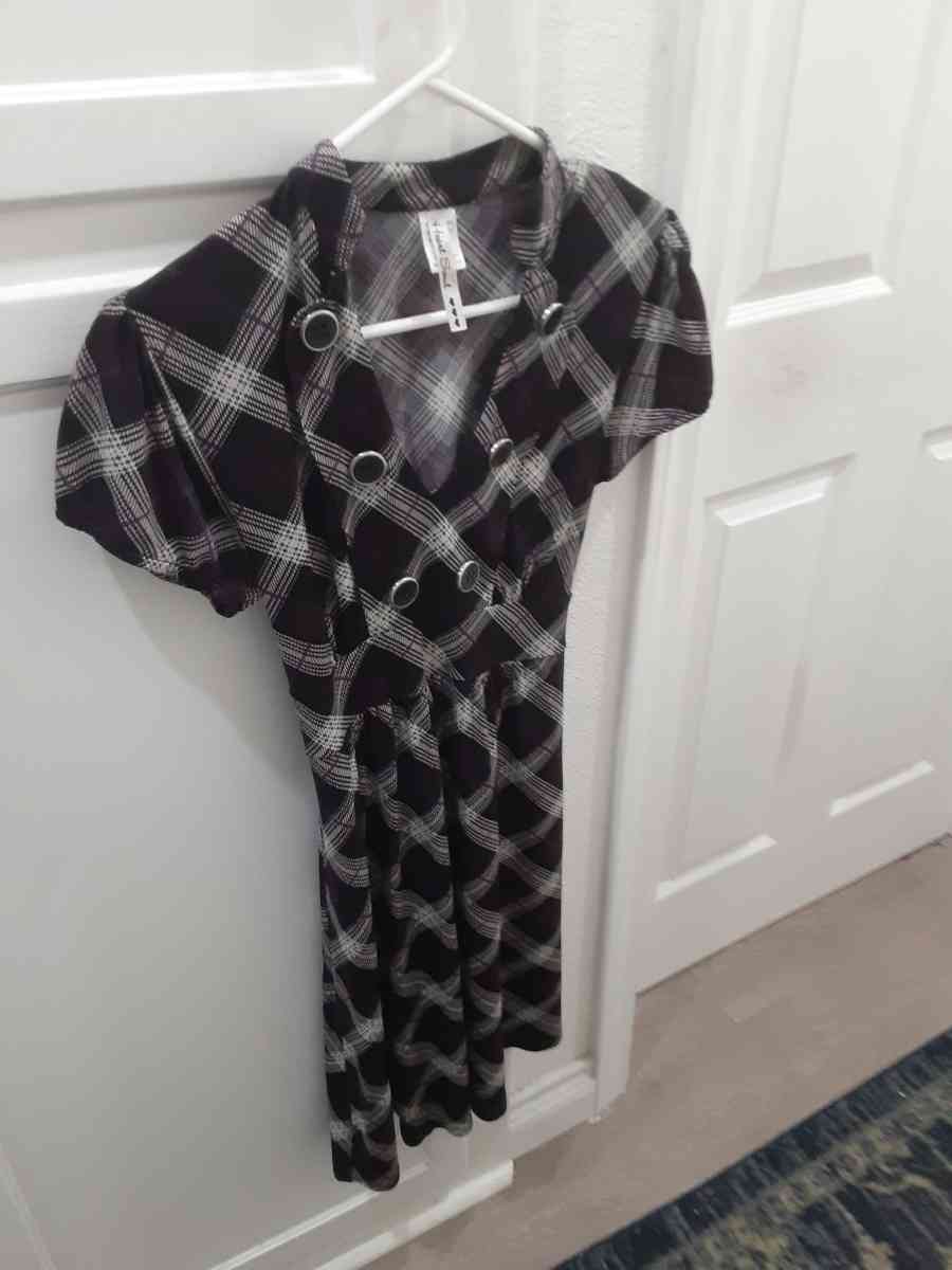 dresses - Whittier, California - FleaMarketBay