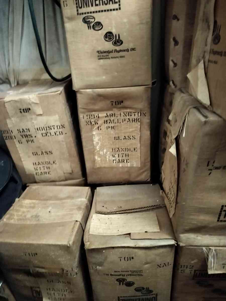 CocaCola 25  cases mint - Inverness, Florida - FleaMarketBay